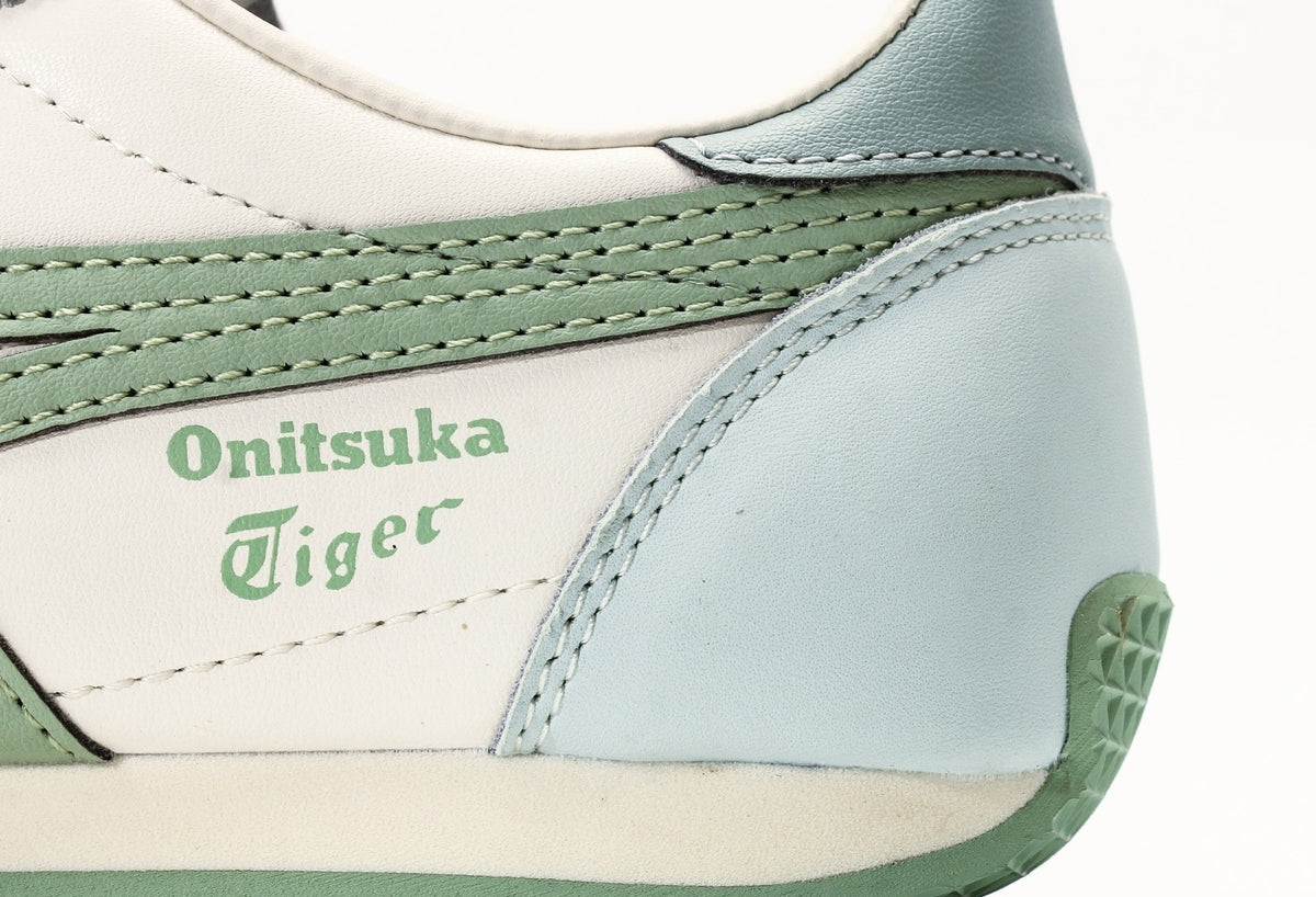 Onitsuka Tiger Moage CO – Classic Retro Running Shoes by Asics