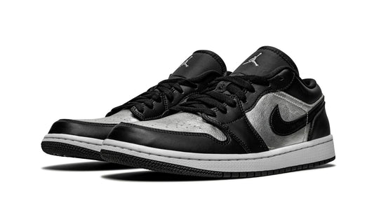 Air Jordan 1 Low SE WMNS "Silver Toe"