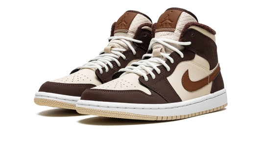 Air Jordan 1 Mid SE WMNS "Brown Basalt Fleece"