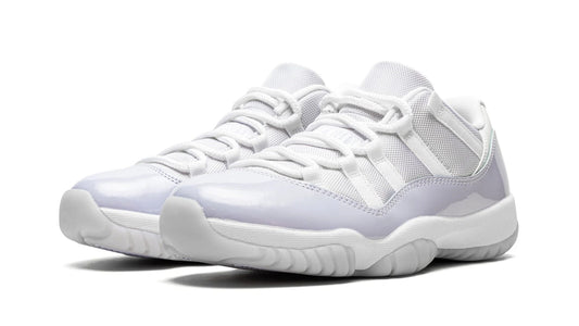 Air Jordan 11 Low WMNS "Pure Violet"