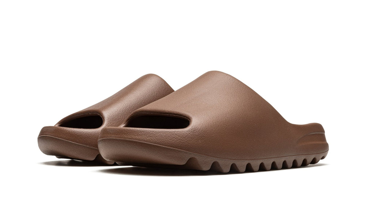 Yeezy SLIDE "Core 2021"