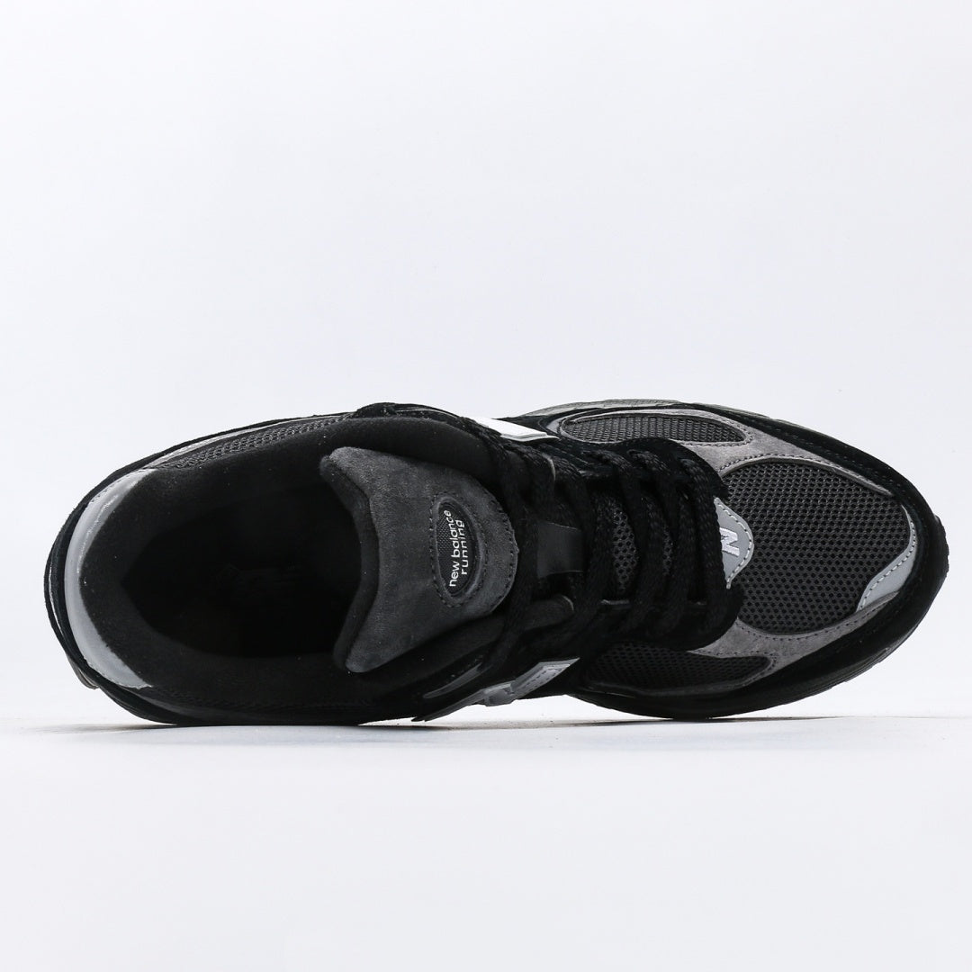 New Balance 2002R Black & Grey Retro Sneakers