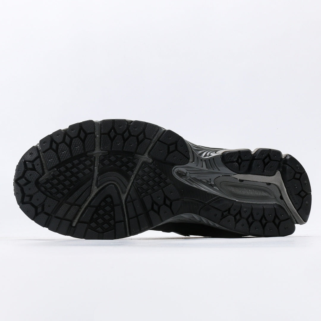 New Balance 2002R Black & Grey Retro Sneakers