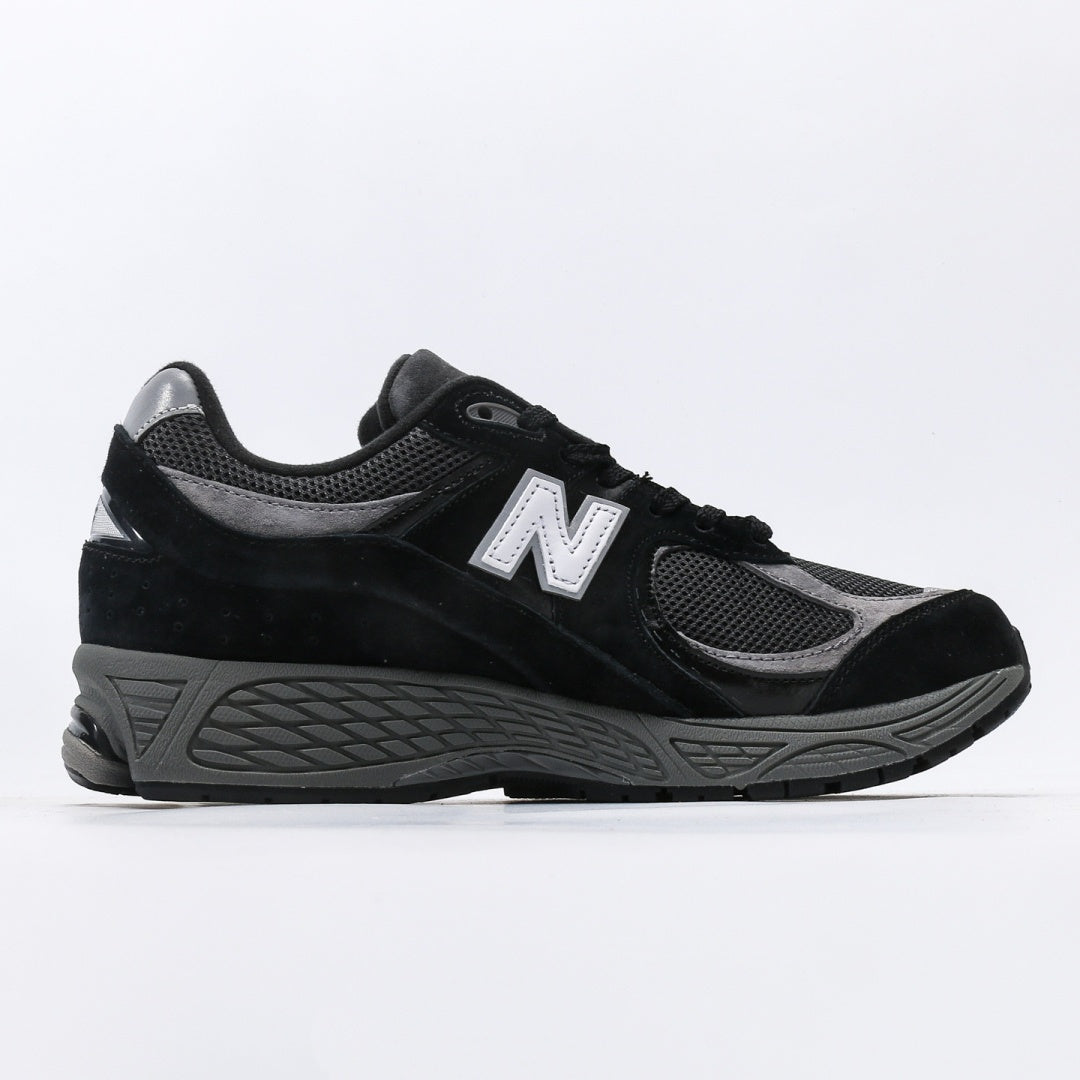 New Balance 2002R Black & Grey Retro Sneakers