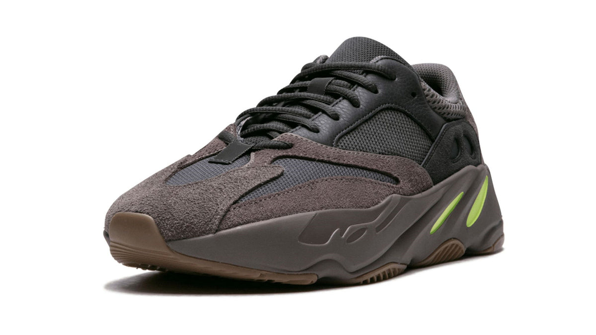 Yeezy BOOST 700 "Mauve"