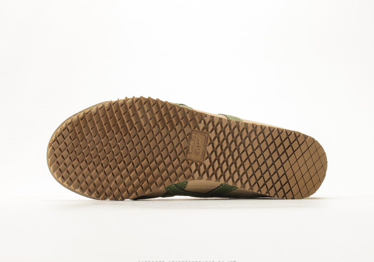 Onitsuka Tiger Moage CO – Classic Retro Running Shoes by Asics