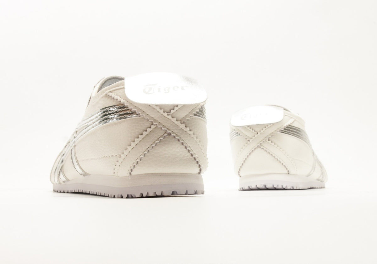 Onitsuka Tiger Moage CO – Classic Retro Running Shoes by Asics