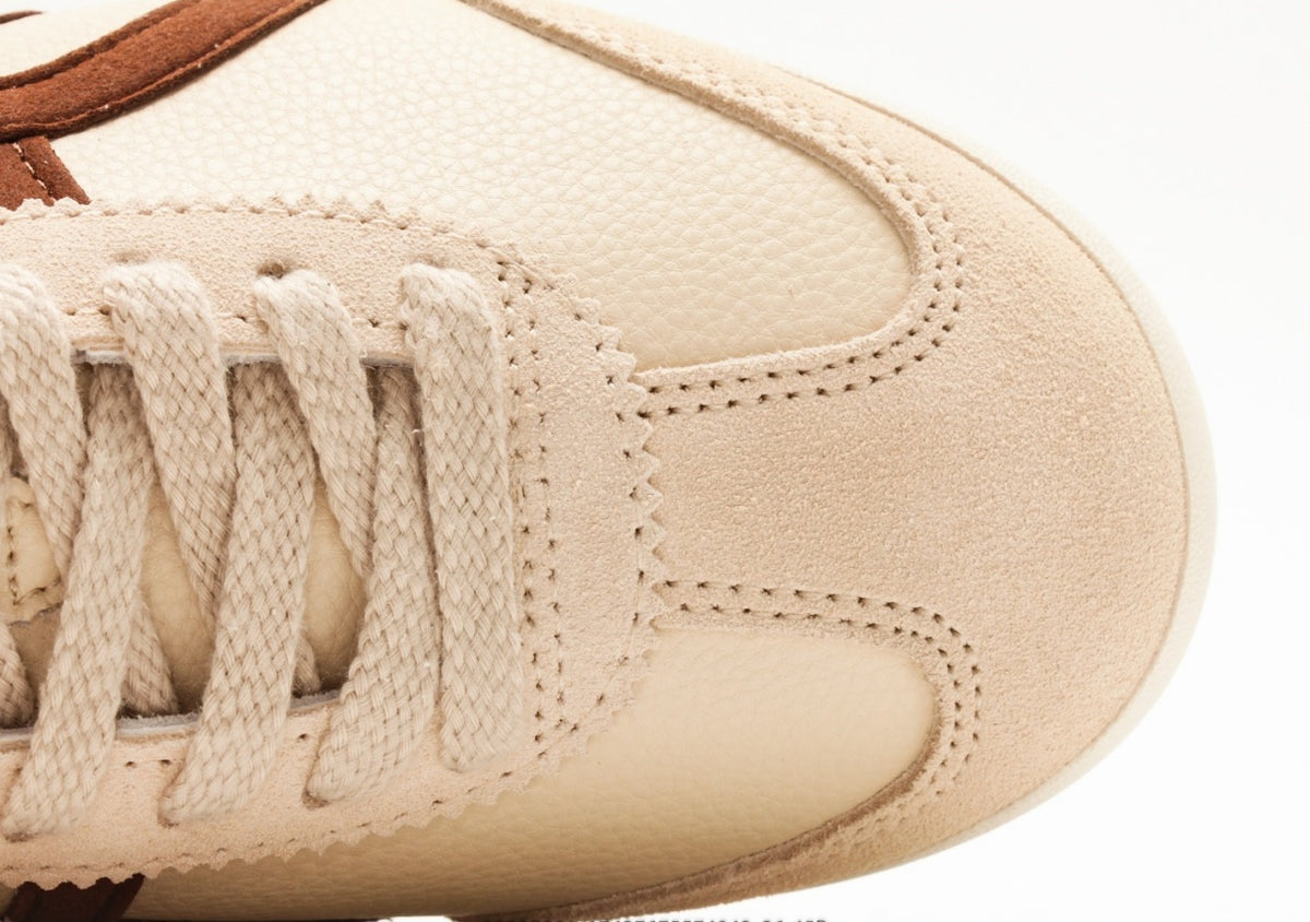 Onitsuka Tiger Moage CO – Classic Retro Running Shoes by Asics