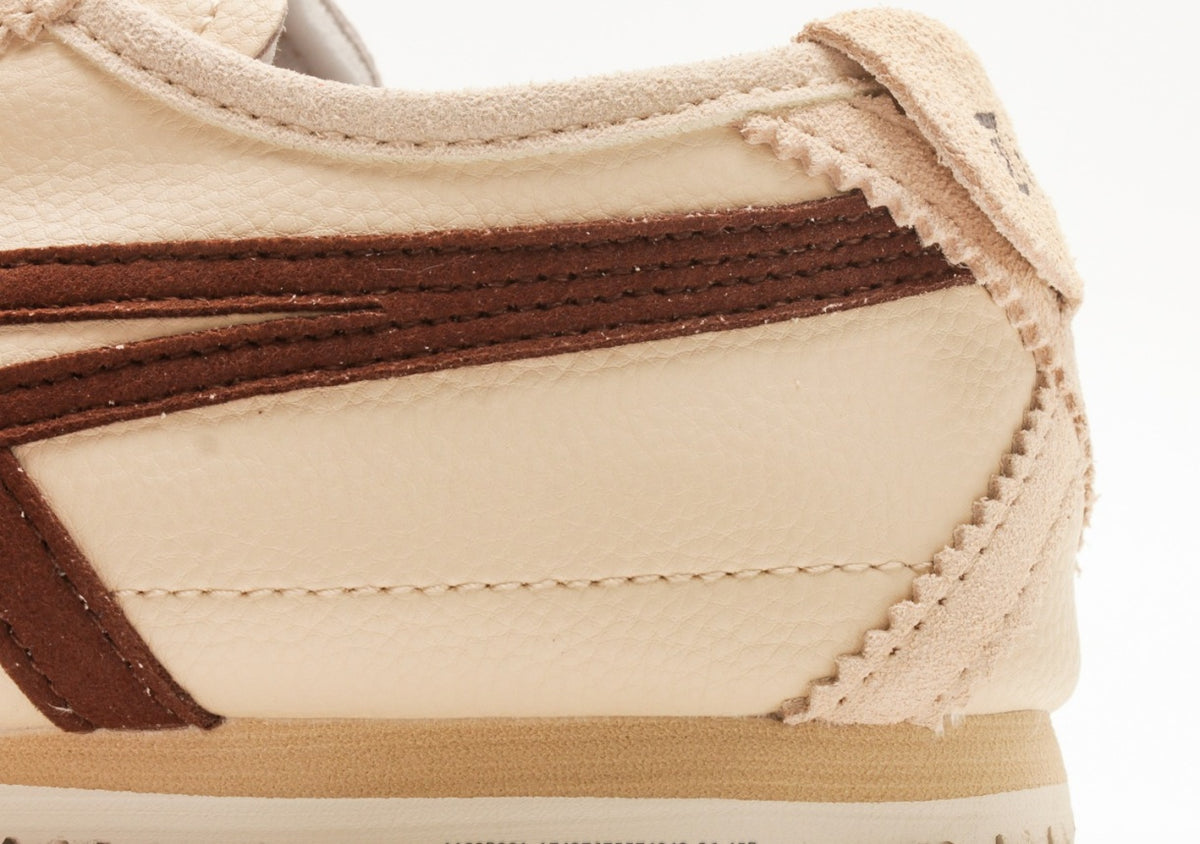 Onitsuka Tiger Moage CO – Classic Retro Running Shoes by Asics