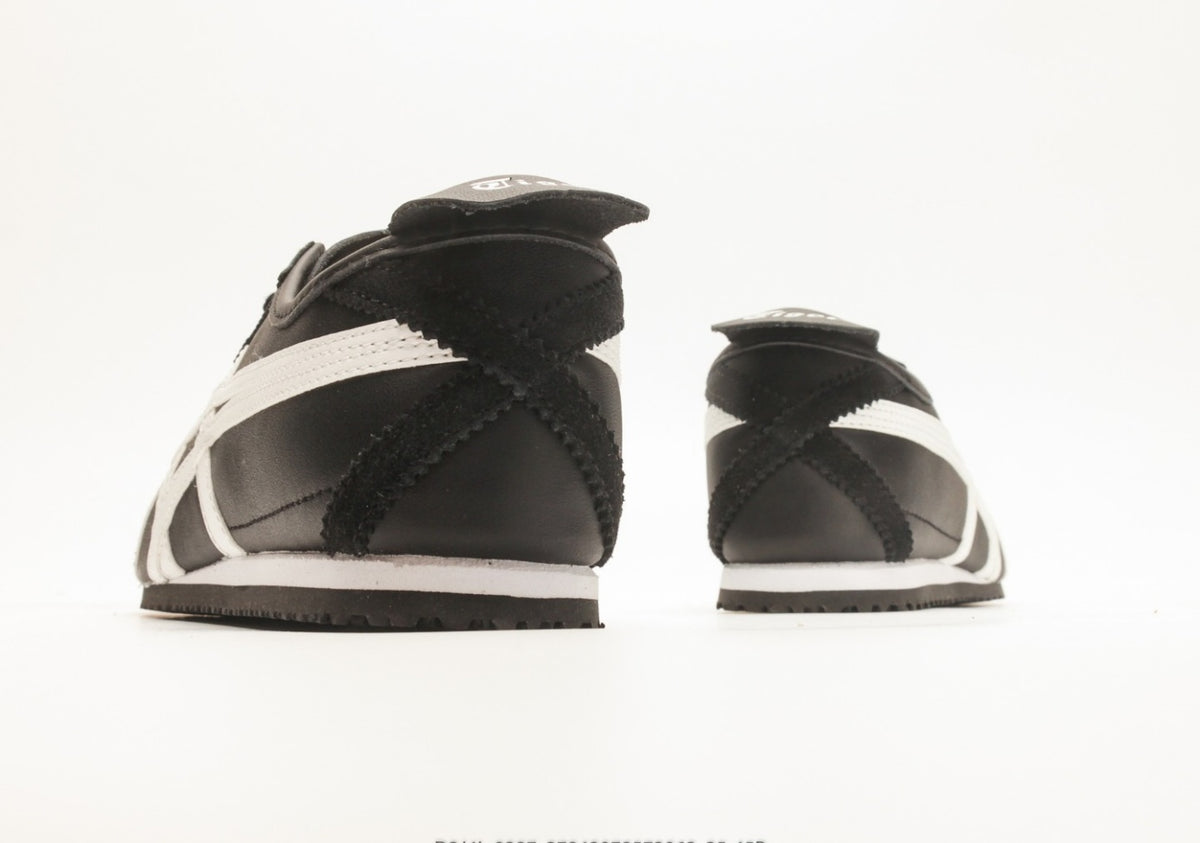 Onitsuka Tiger Moage CO – Classic Retro Running Shoes by Asics