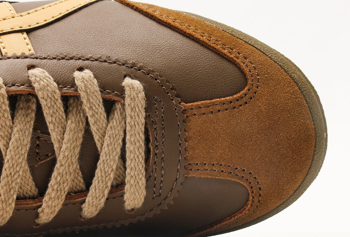 Onitsuka Tiger Moage CO – Classic Retro Running Shoes by Asics