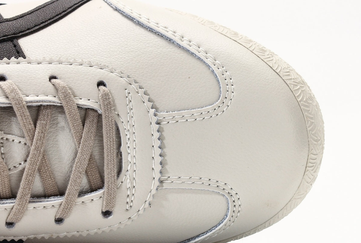 Onitsuka Tiger Moage CO – Classic Retro Running Shoes by Asics