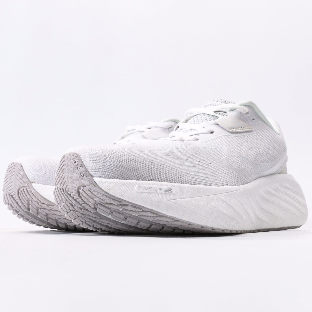 Saucony Triumph 22 White Running Shoes