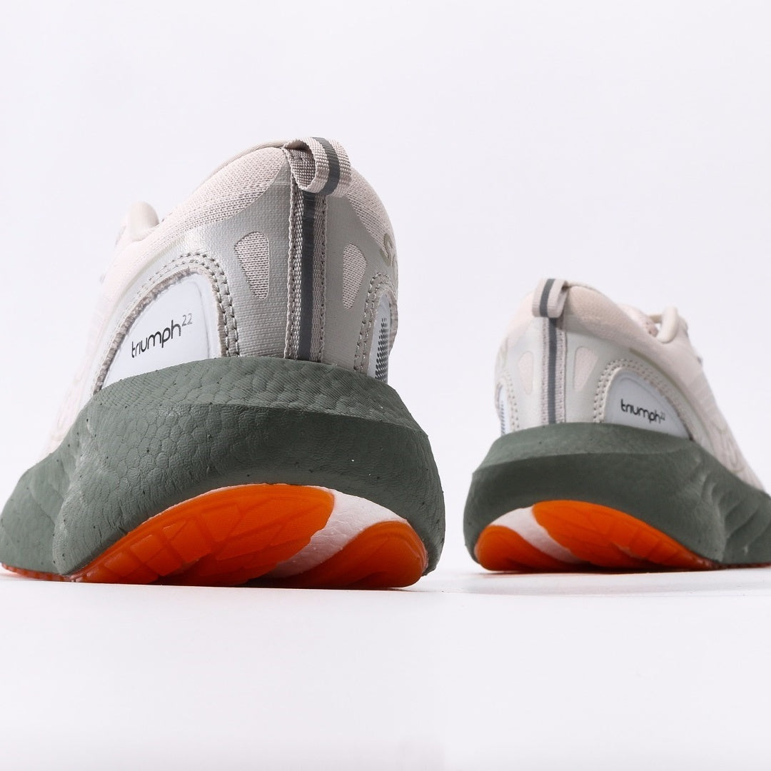 Saucony Triumph 22 Cream & Sage Running Shoes