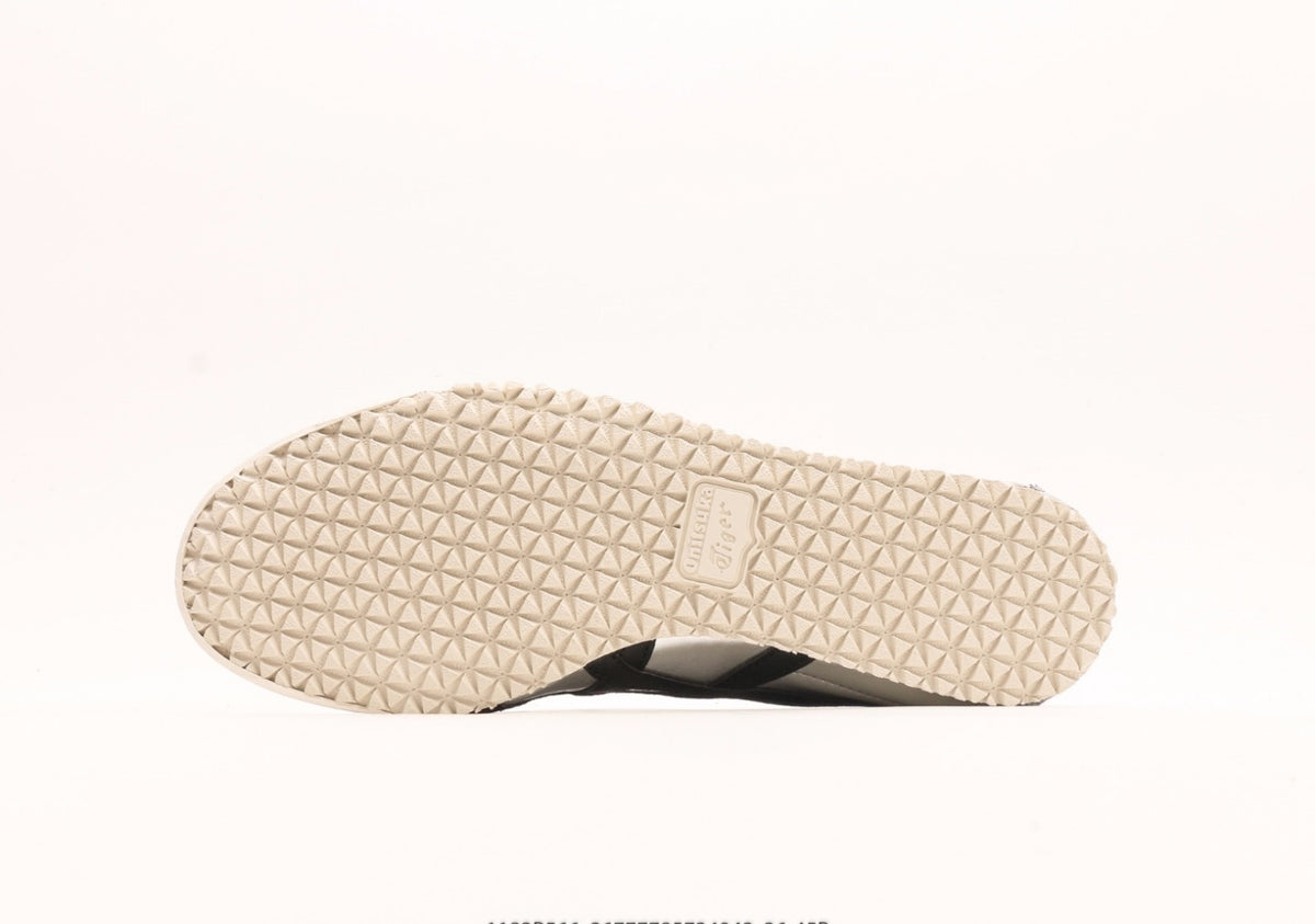 Onitsuka Tiger Moage CO – Classic Retro Running Shoes by Asics