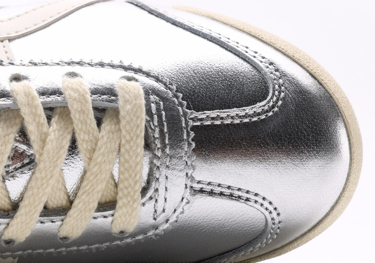 Onitsuka Tiger Moage CO – Classic Retro Running Shoes by Asics